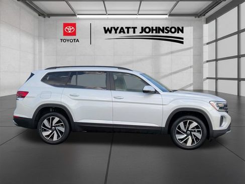 Used 2026 Volkswagen Atlas SE FWD image 7