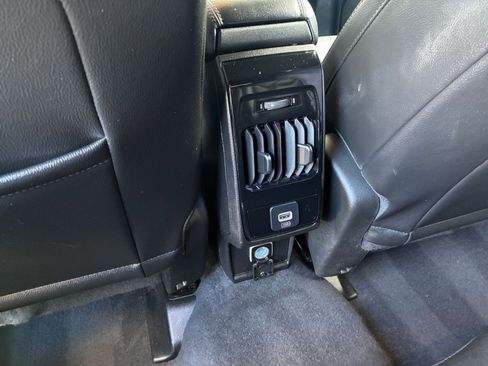 Used 2025 Jeep Compass Limited image 23