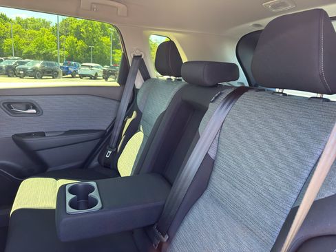 Certified 2023 Nissan Rogue SV AWD/4WD image 32