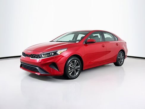 Used 2024 Kia Forte LXS FWD image 3