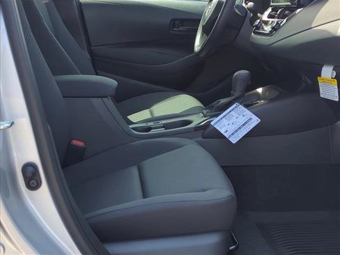 Used 2025 Toyota Corolla LE w/ Convenience Package FWD image 18