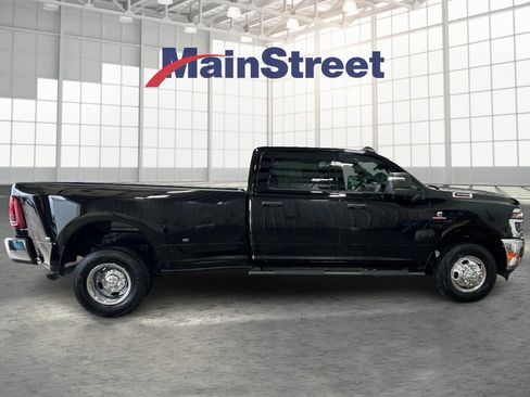 New 2026 RAM 3500 Tradesman AWD/4WD image 6