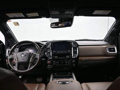 Used 2020 Nissan Titan Platinum Reserve image 34