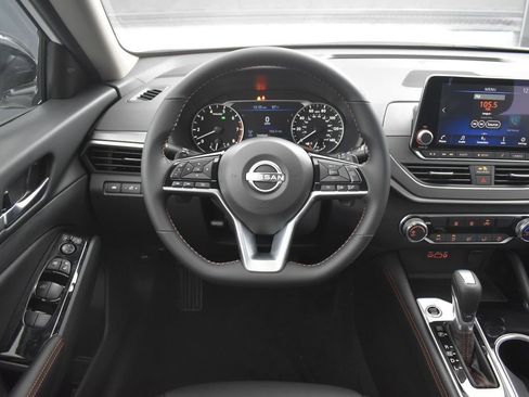 New 2025 Nissan Altima 2.5 SR image 13