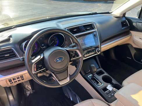 Used 2018 Subaru Outback 2.5i Limited image 5