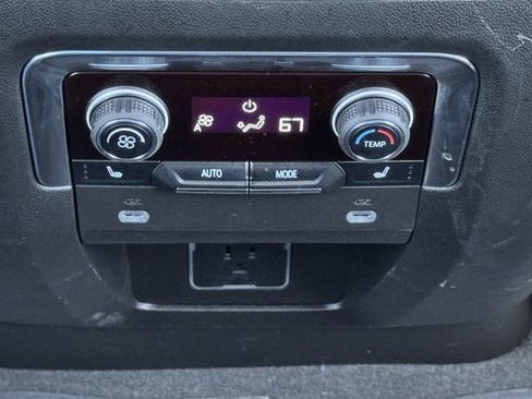 Used 2024 Chevrolet Suburban High Country w/ Premium Package image 34