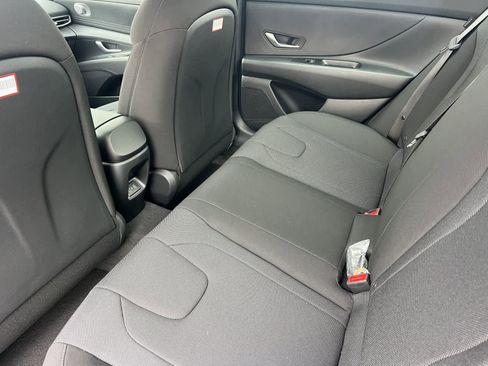 New 2026 Hyundai Elantra SE FWD image 5