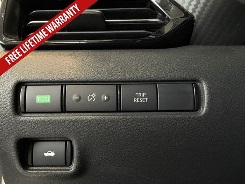 Used 2023 Nissan Sentra SR w/ Electronics Package FWD image 30