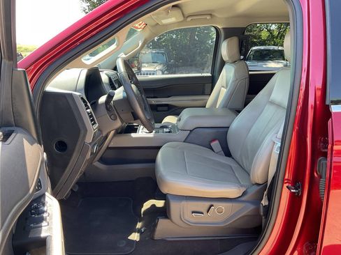 Used 2019 Ford Expedition XLT w/ Equipment Group 202A image 15