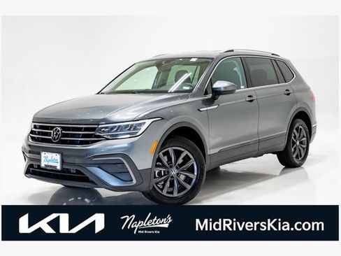 Used 2023 Volkswagen Tiguan SE FWD image 1