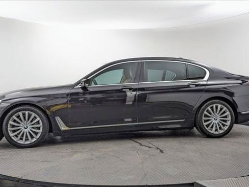 Used 2017 BMW 740i RWD image 3