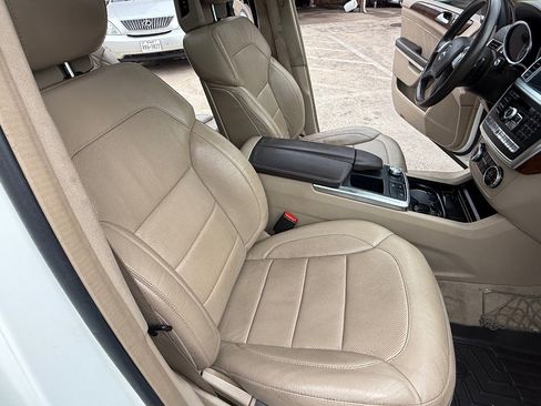 Used 2014 Mercedes-Benz GL 550 4MATIC image 20