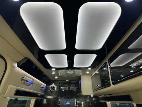 Used 2022 Mercedes-Benz Sprinter 3500 image 23