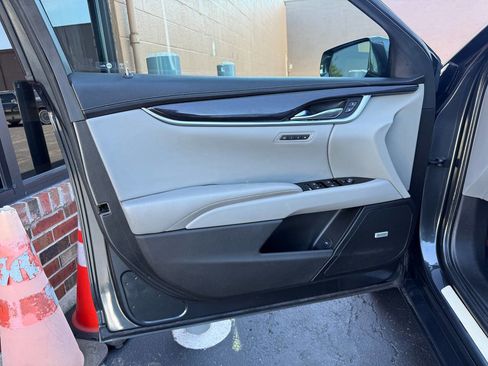 Used 2017 Cadillac XTS Luxury w/ Driver Awareness Package image 20
