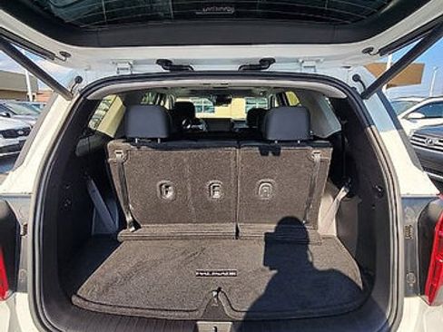 Certified 2025 Hyundai Palisade SEL FWD image 18