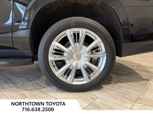 Used 2023 Chevrolet Suburban High Country AWD/4WD image 44