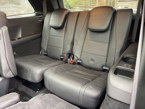 Used 2025 Mercedes-Benz GLS 580 4MATIC image 25