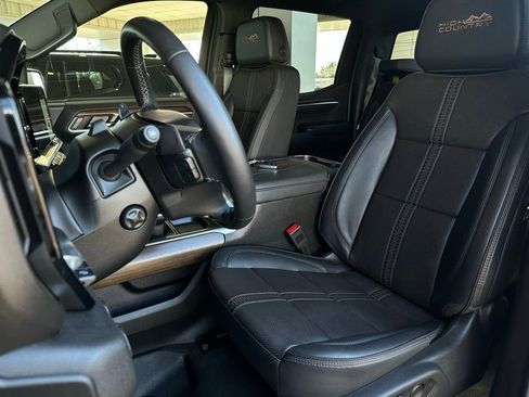 Certified 2025 Chevrolet Silverado 1500 High Country image 11