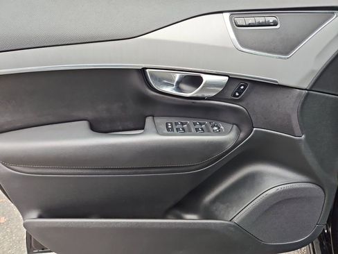 Used 2022 Volvo XC90 T5 Momentum w/ Climate Package image 29