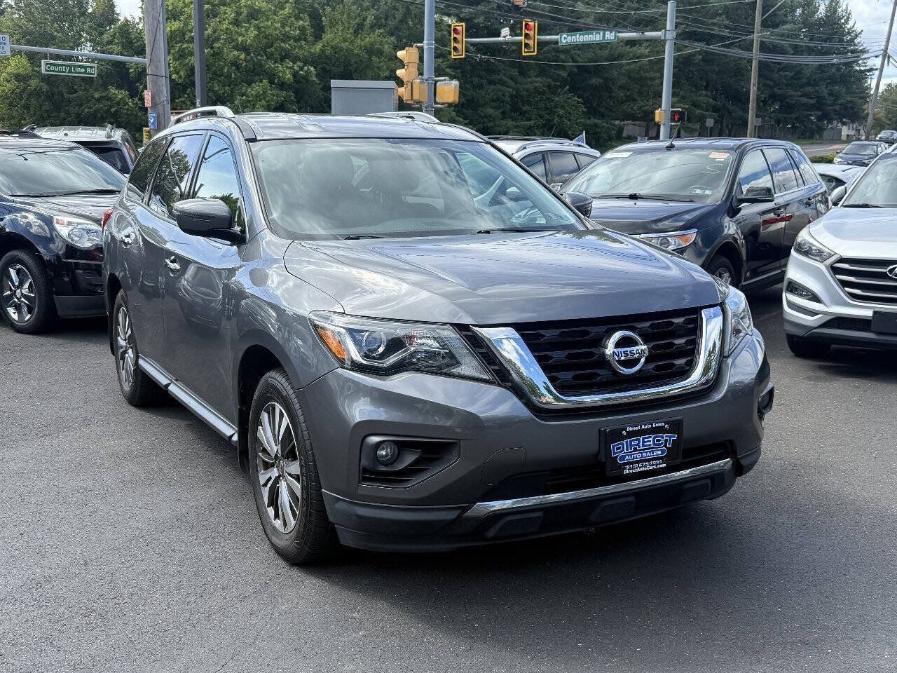 Used 2018 Nissan Pathfinder SV AWD/4WD image 2