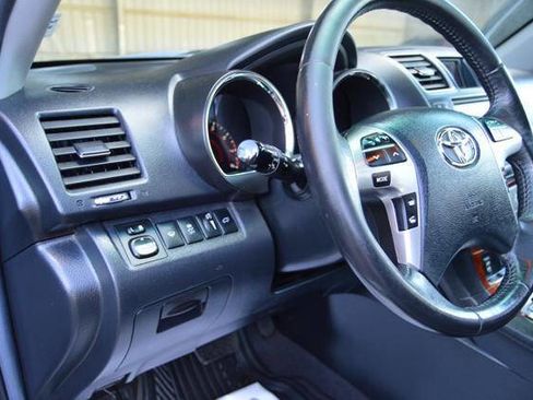 Used 2012 Toyota Highlander Limited w/ Tow Pkg AWD/4WD image 32