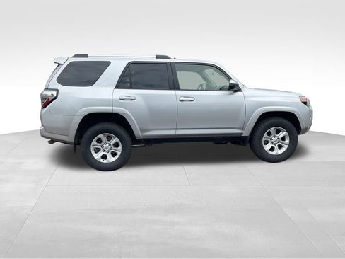 Used 2022 Toyota 4Runner SR5 image 25