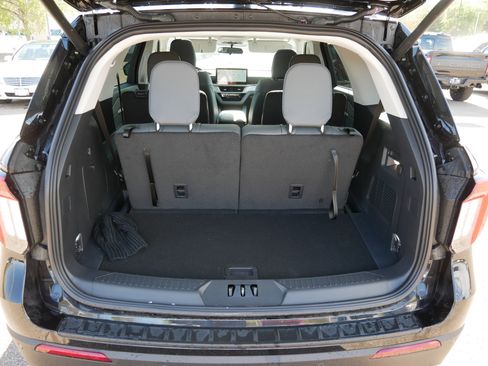 Used 2026 Ford Explorer Active w/ Active Comfort Package AWD/4WD image 18