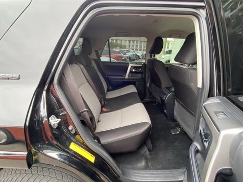 Used 2022 Toyota 4Runner SR5 RWD image 28