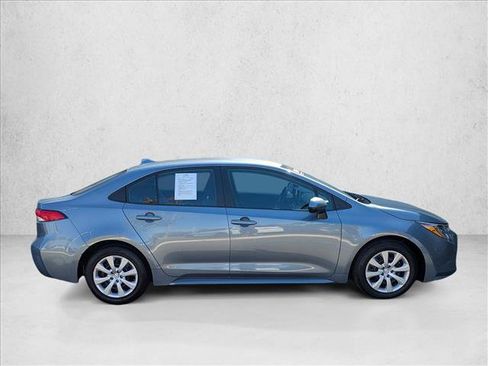 Used 2025 Toyota Corolla LE image 4