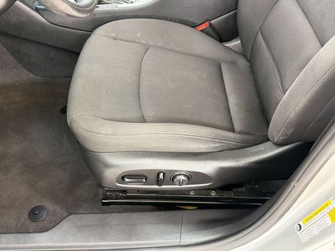 Used 2021 Chevrolet Malibu LT FWD image 14