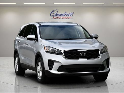 Used 2019 Kia Sorento FWD image 2