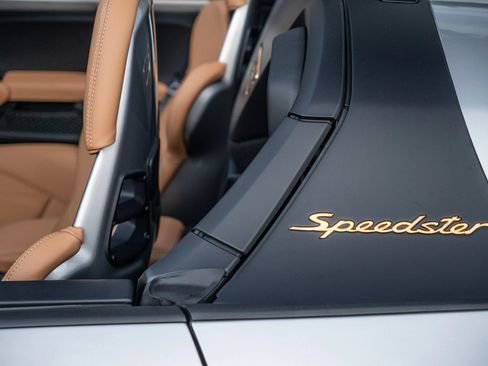 Used 2019 Porsche 911 Speedster RWD image 64