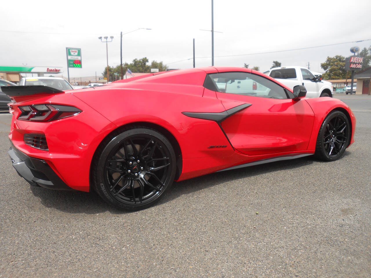 Used 2024 Chevrolet Corvette Z06 RWD image 17