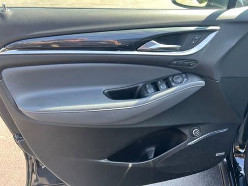 Used 2020 Buick Enclave Premium w/ Sun and Sites Package image 18