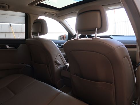 Used 2013 Mercedes-Benz C 250 Sedan image 28