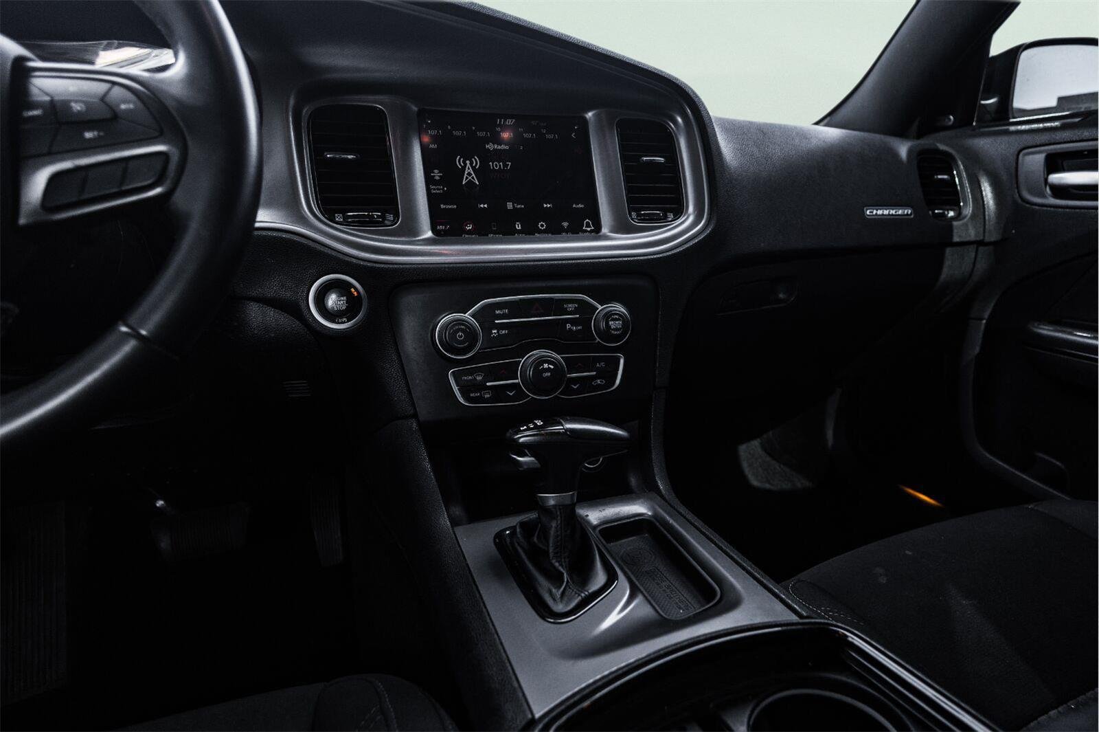 Used 2023 Dodge Charger SXT w/ Blacktop Package RWD image 3