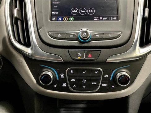 Used 2024 Chevrolet Equinox LT image 32