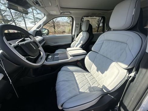 New 2026 Lincoln Navigator Black Label AWD/4WD image 11
