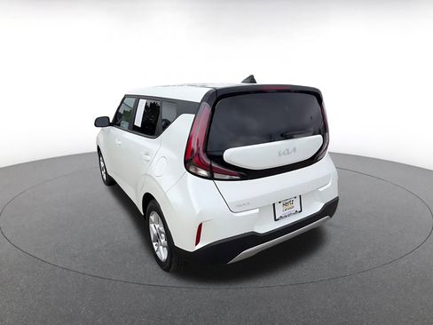 Used 2025 Kia Soul LX w/ LX Technology Package image 11