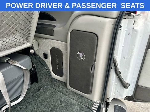 Used 2022 Chevrolet Express 2500 w/ Enhanced Convenience Package image 10