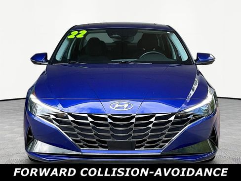 Used 2022 Hyundai Elantra SEL w/ Convenience + Premium Package FWD image 2