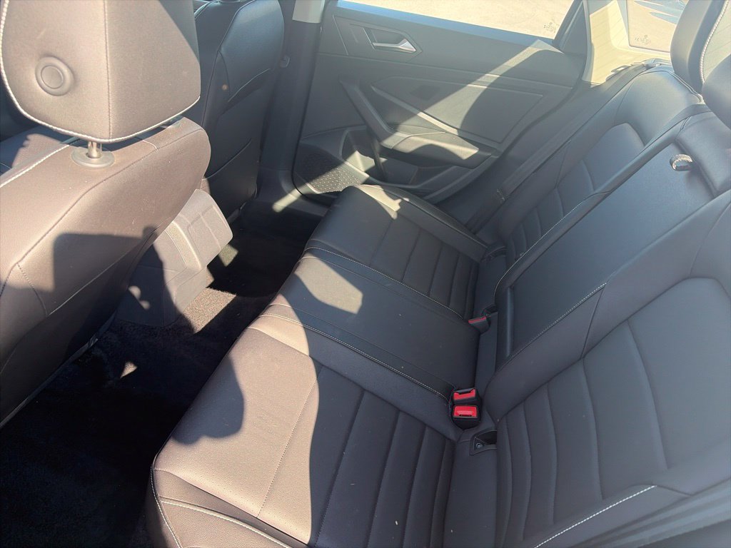Used 2024 Volkswagen Jetta SE FWD image 11