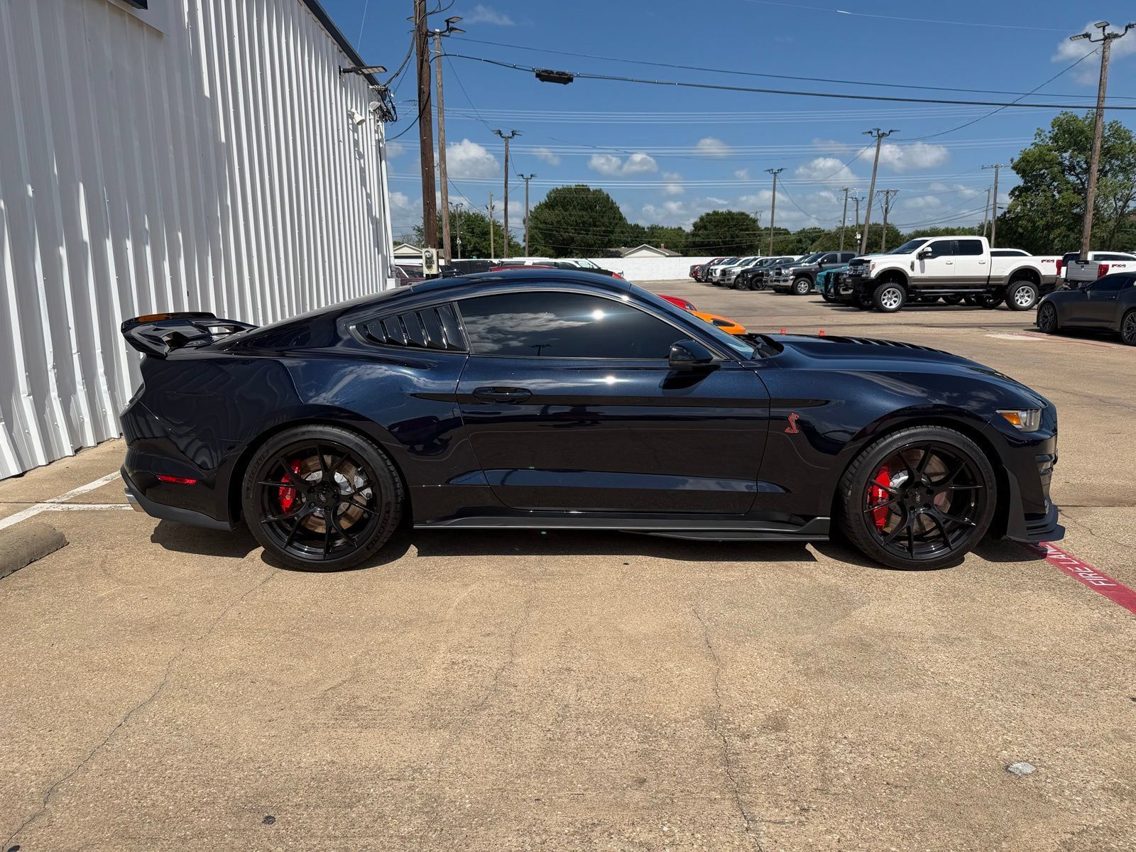 Used 2021 Ford Mustang Shelby GT500 w/ Technology Package RWD image 8