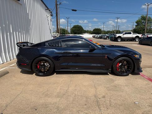 Used 2021 Ford Mustang Shelby GT500 w/ Technology Package RWD image 8
