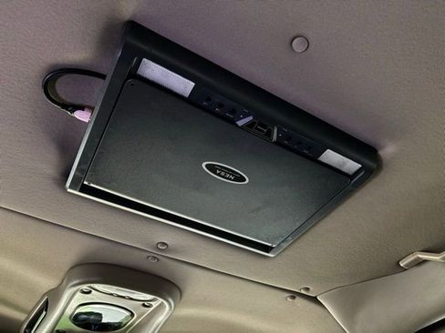 Used 2020 Chevrolet Express 2500 Explorer Limited SE w/ Enhanced Convenience Package image 36