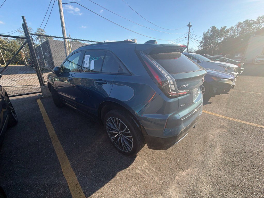 Used 2024 Cadillac XT4 Sport AWD/4WD image 8
