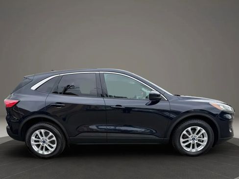 Used 2021 Ford Escape SE image 4