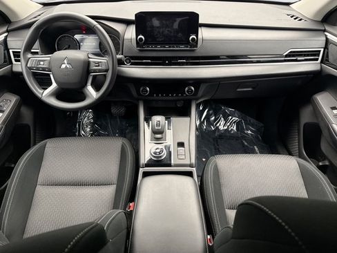 Used 2022 Mitsubishi Outlander ES AWD/4WD image 14