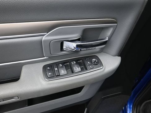 Used 2018 RAM 1500 Big Horn AWD/4WD image 11