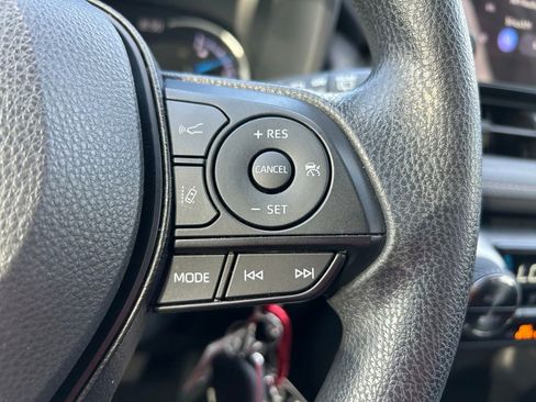 Used 2025 Toyota RAV4 LE AWD/4WD image 19
